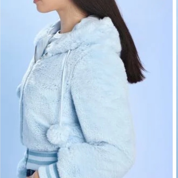 Hello Kitty X Forever 21 Sold out size Faux Fur Angel hooded coat - Picture 6 of 8